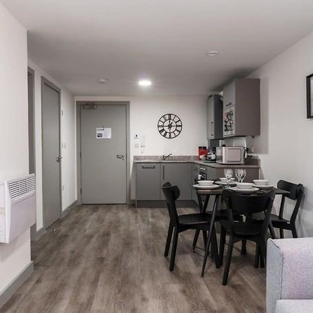 Contemporary 1 Bed Apartment In Liverpool Centre Bagian luar foto