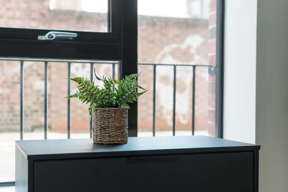 Contemporary 1 Bed Apartment In Liverpool Centre Bagian luar foto