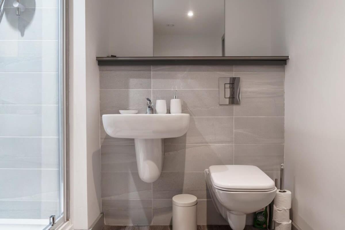 Contemporary 1 Bed Apartment In Liverpool Centre Bagian luar foto