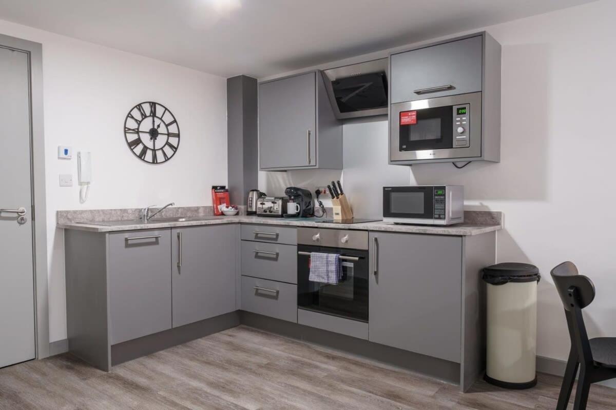 Contemporary 1 Bed Apartment In Liverpool Centre Bagian luar foto